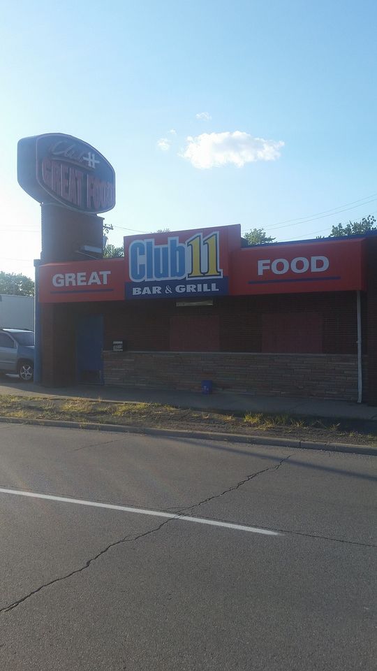 Club 11 Sports Bar logo