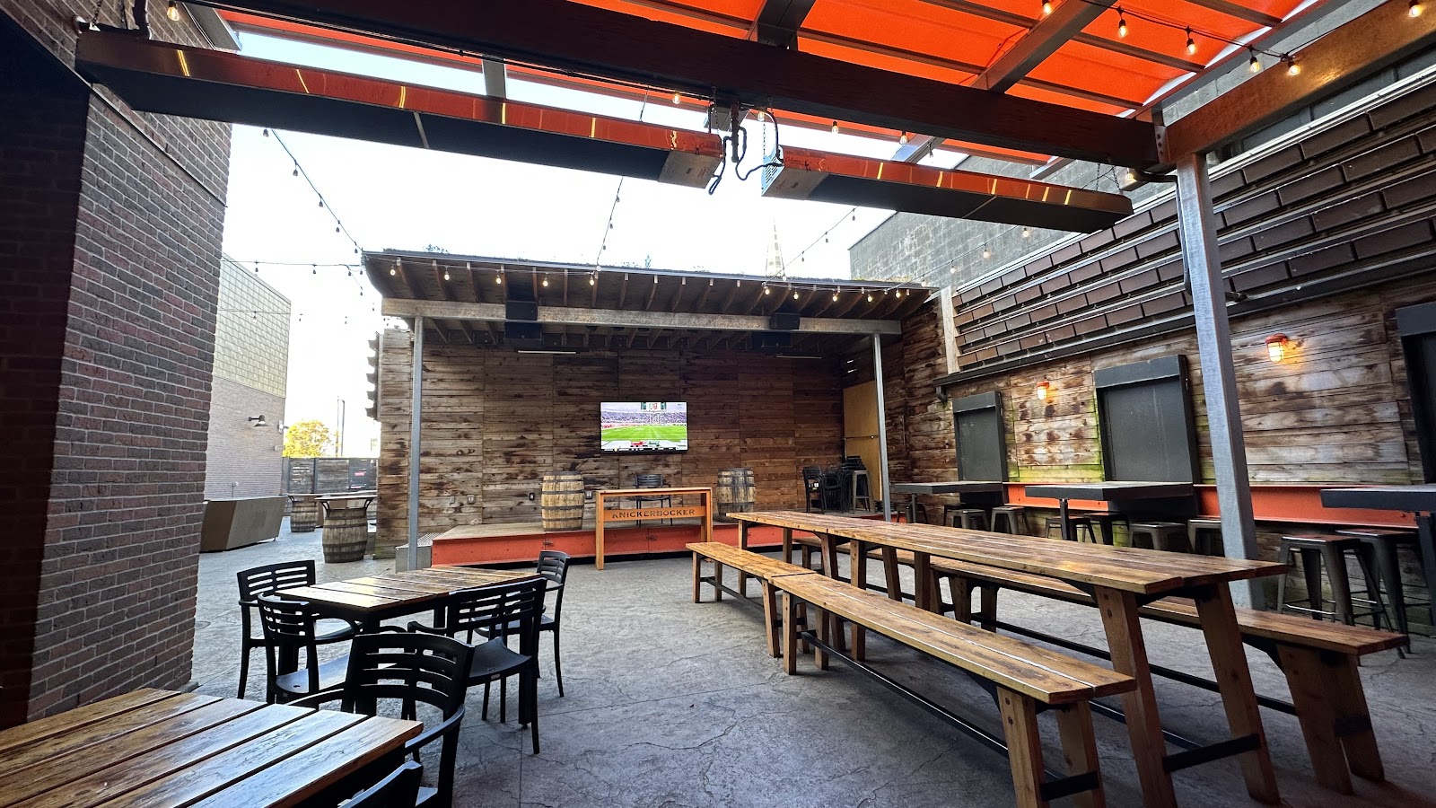 New Holland Brewing - Grand Rapids Brewpub (The Knickerbocker) logo