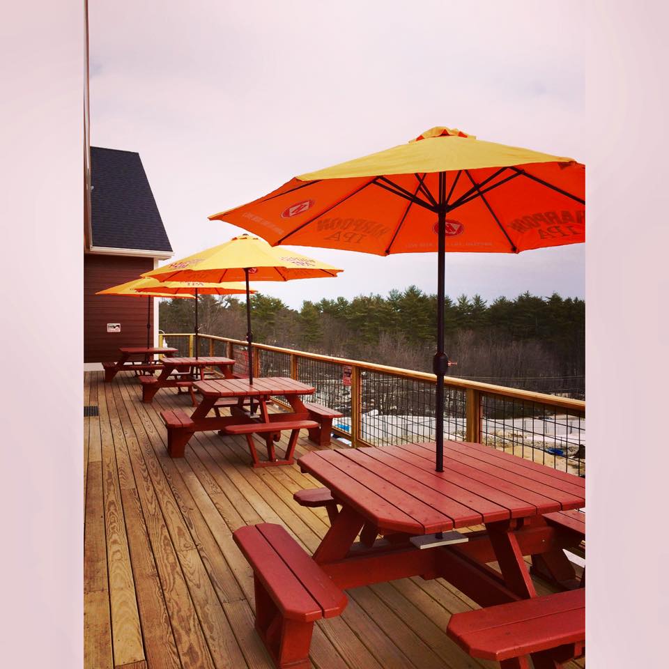 Deck House Tavern logo