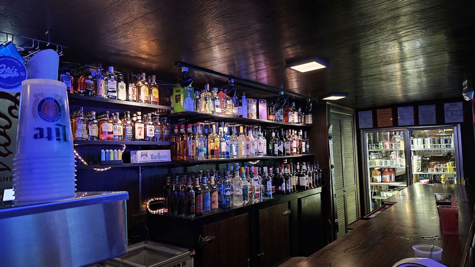 Snits Bar logo