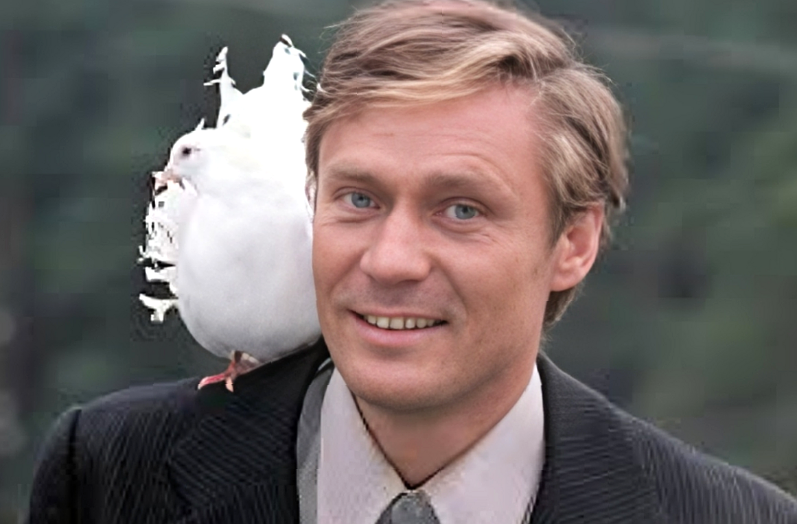 Александр с поклонницами