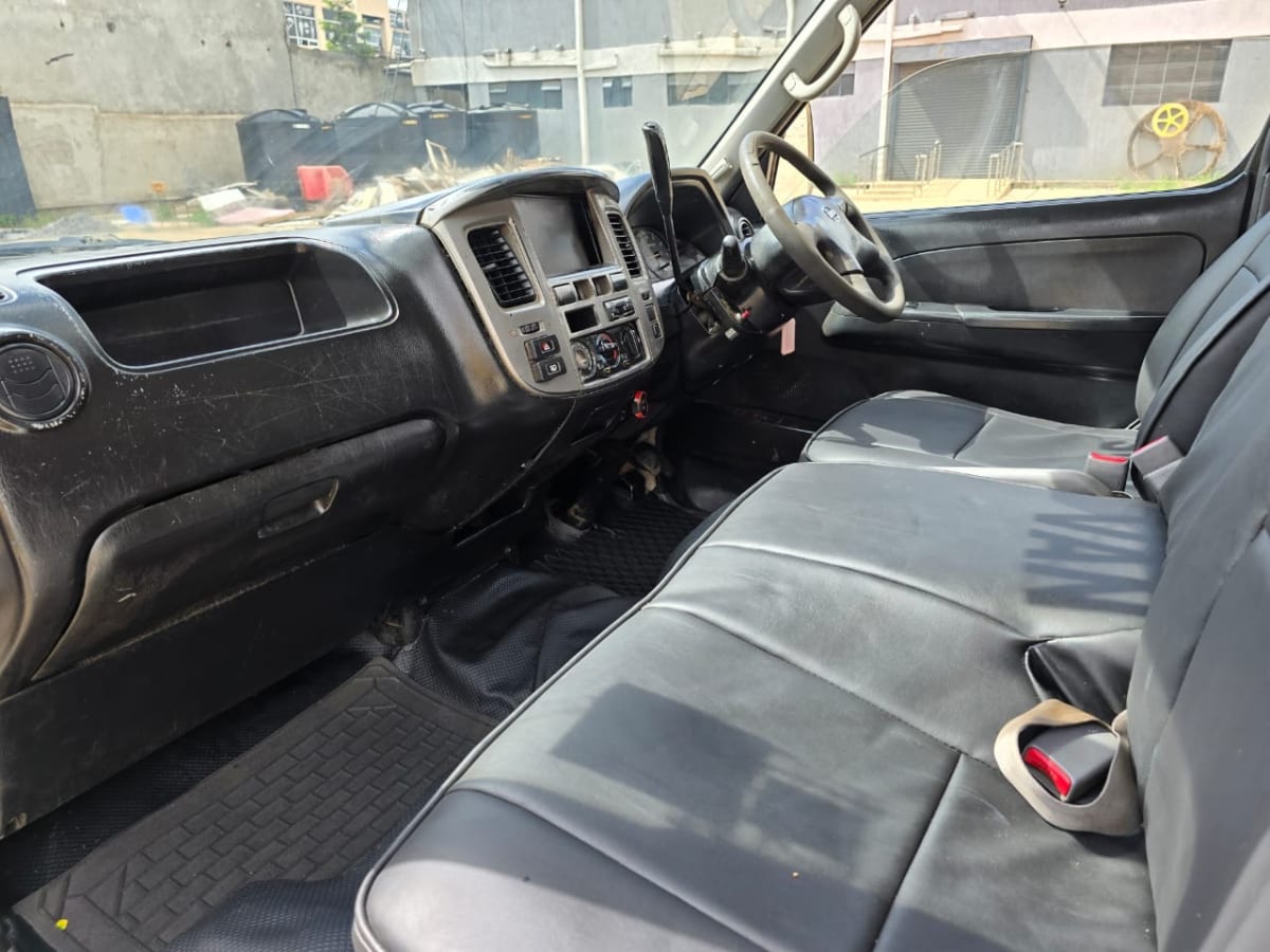 NISSAN CARAVAN