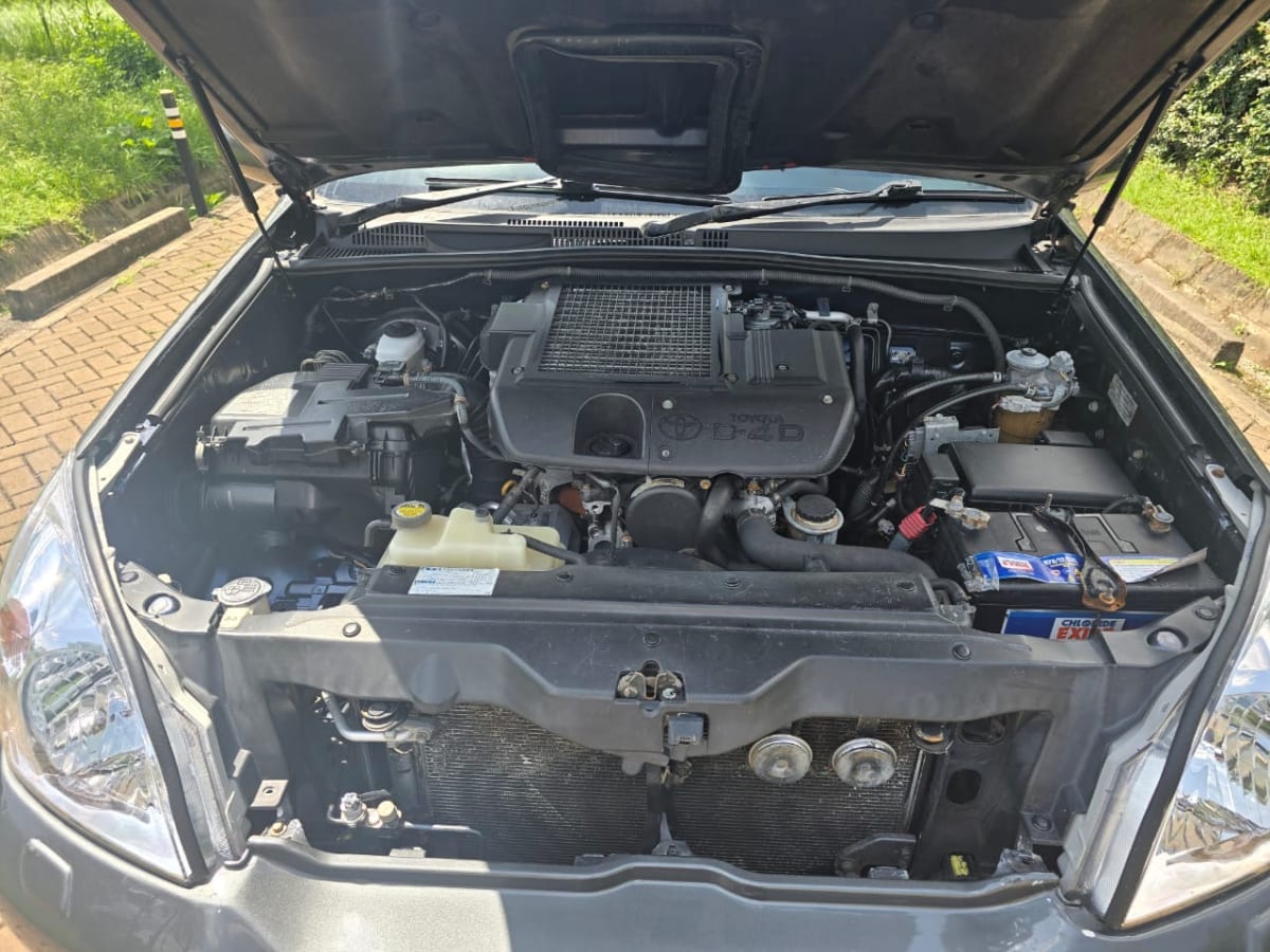 TOYOTA LANDCRUISER J120
