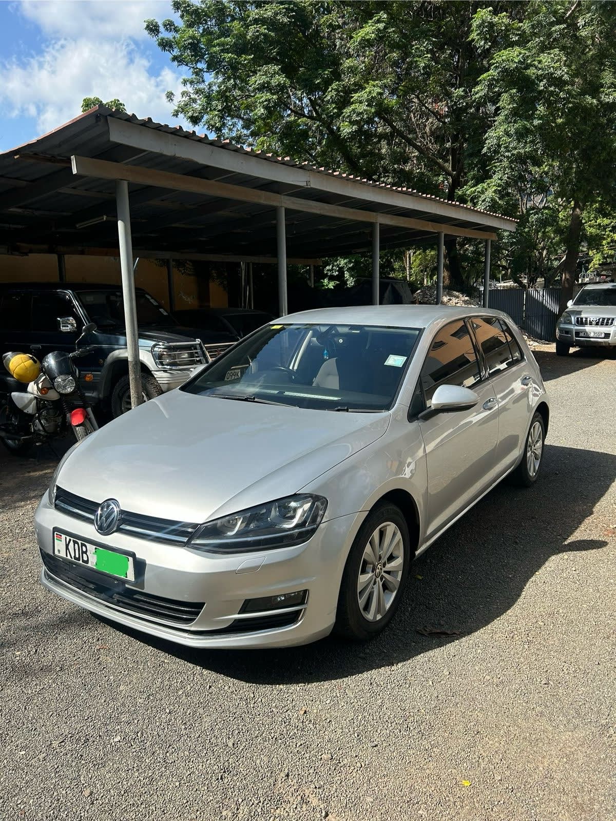 VOLKSWAGEN GOLF TSI