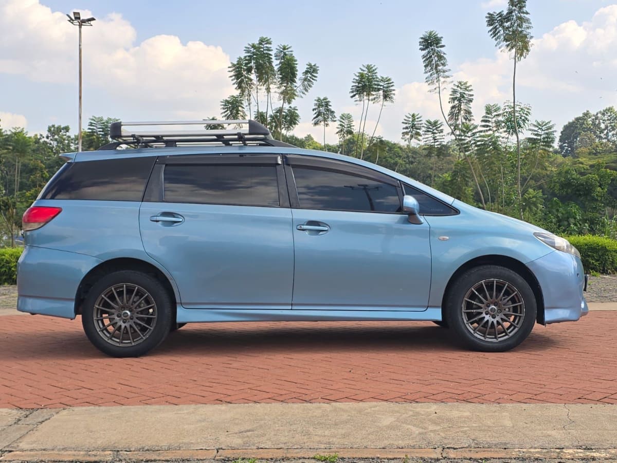 TOYOTA WISH