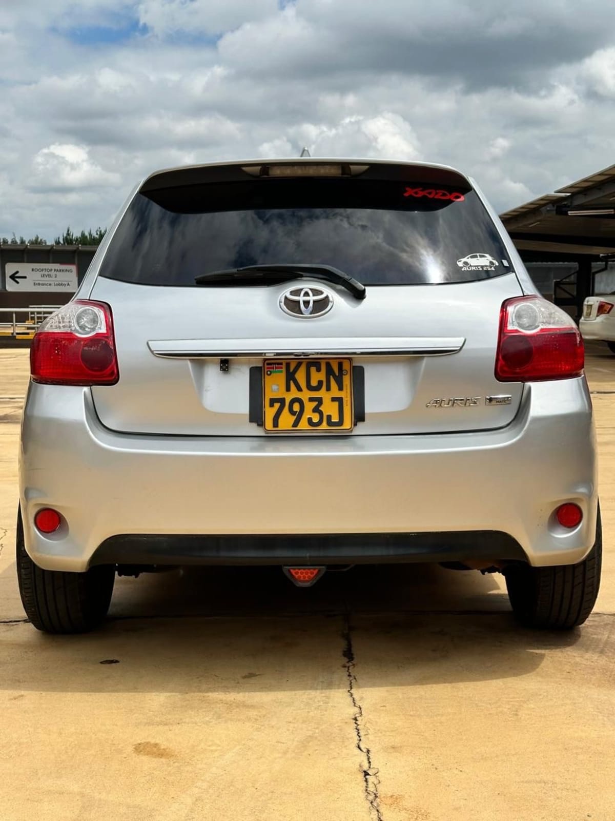 TOYOTA AURIS