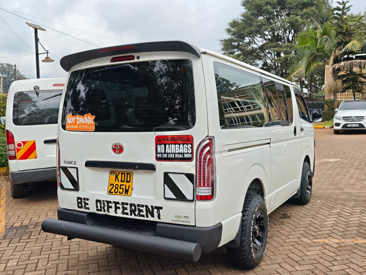 TOYOTA HIACE