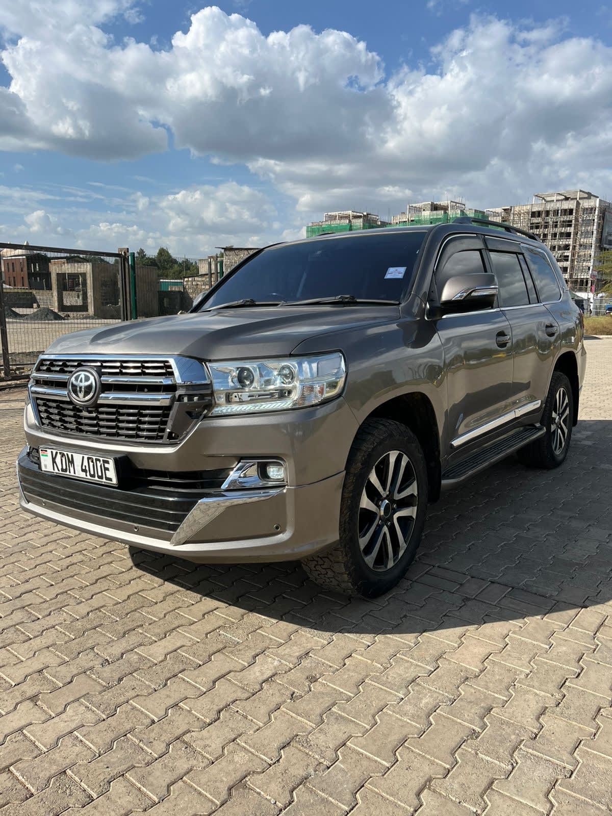 TOYOTA LANDCRUISER V8