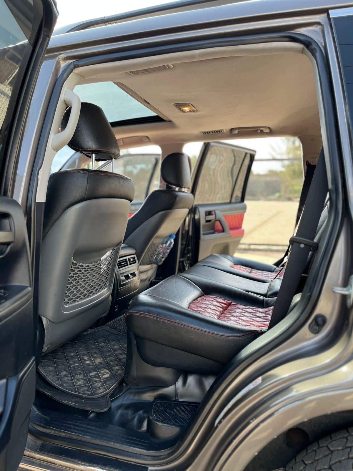 TOYOTA LANDCRUISER V8