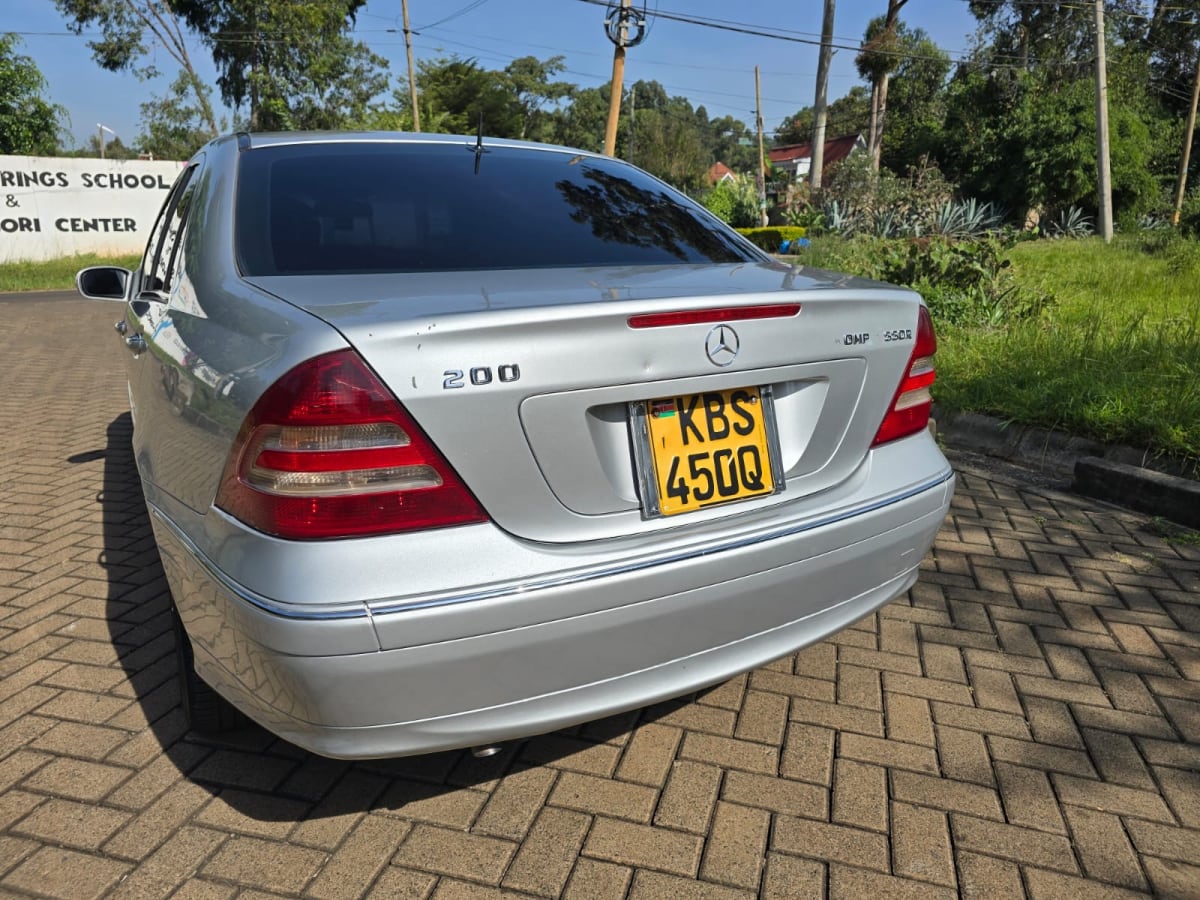 MERCEDES BENZ C200