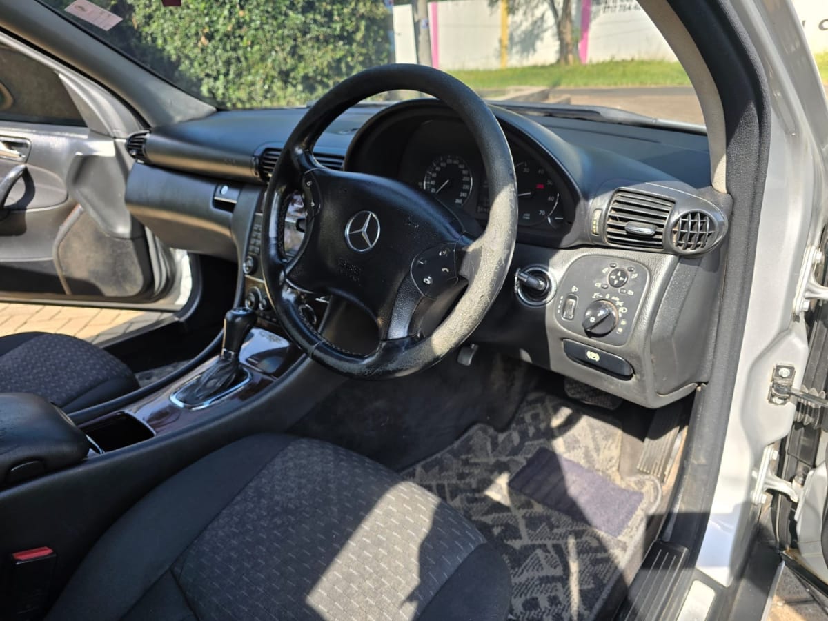 MERCEDES BENZ C200