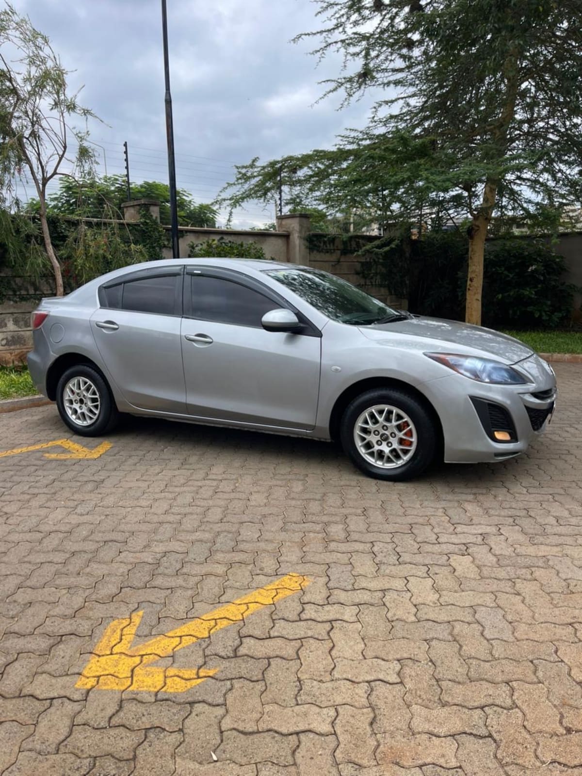 MAZDA AXELA