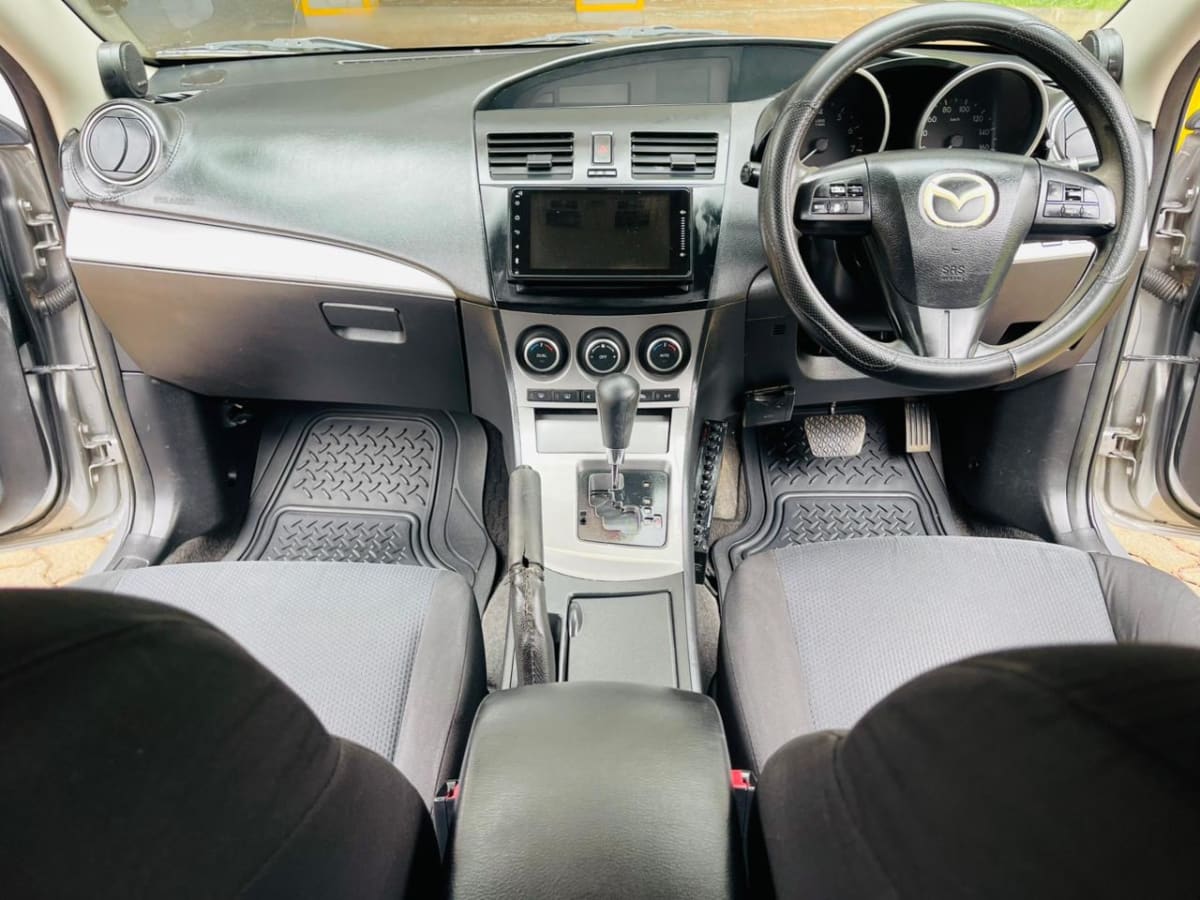 MAZDA AXELA