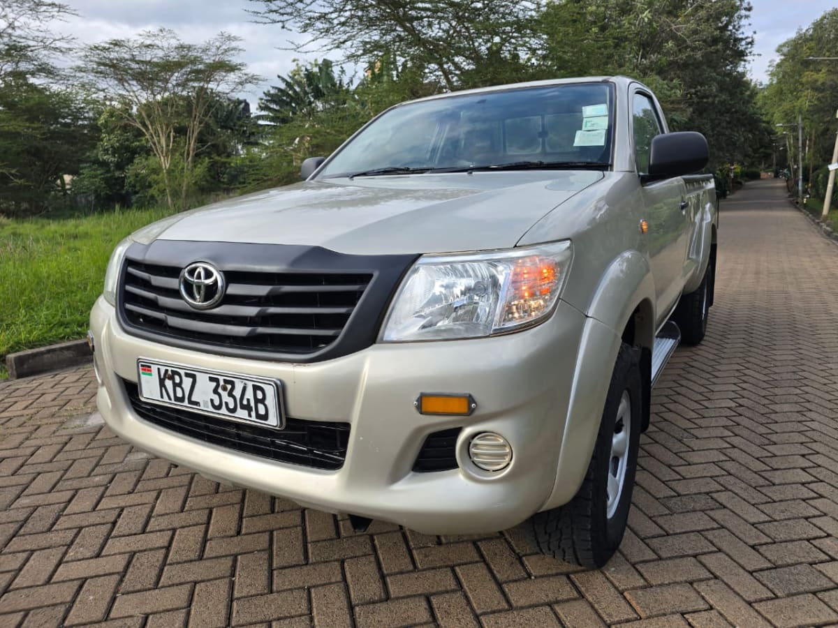 TOYOTA HILUX LOCAL 4x4
