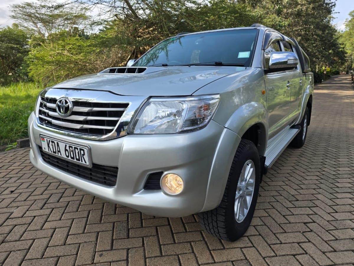 TOYOTA HILUX DOUBLE CAB