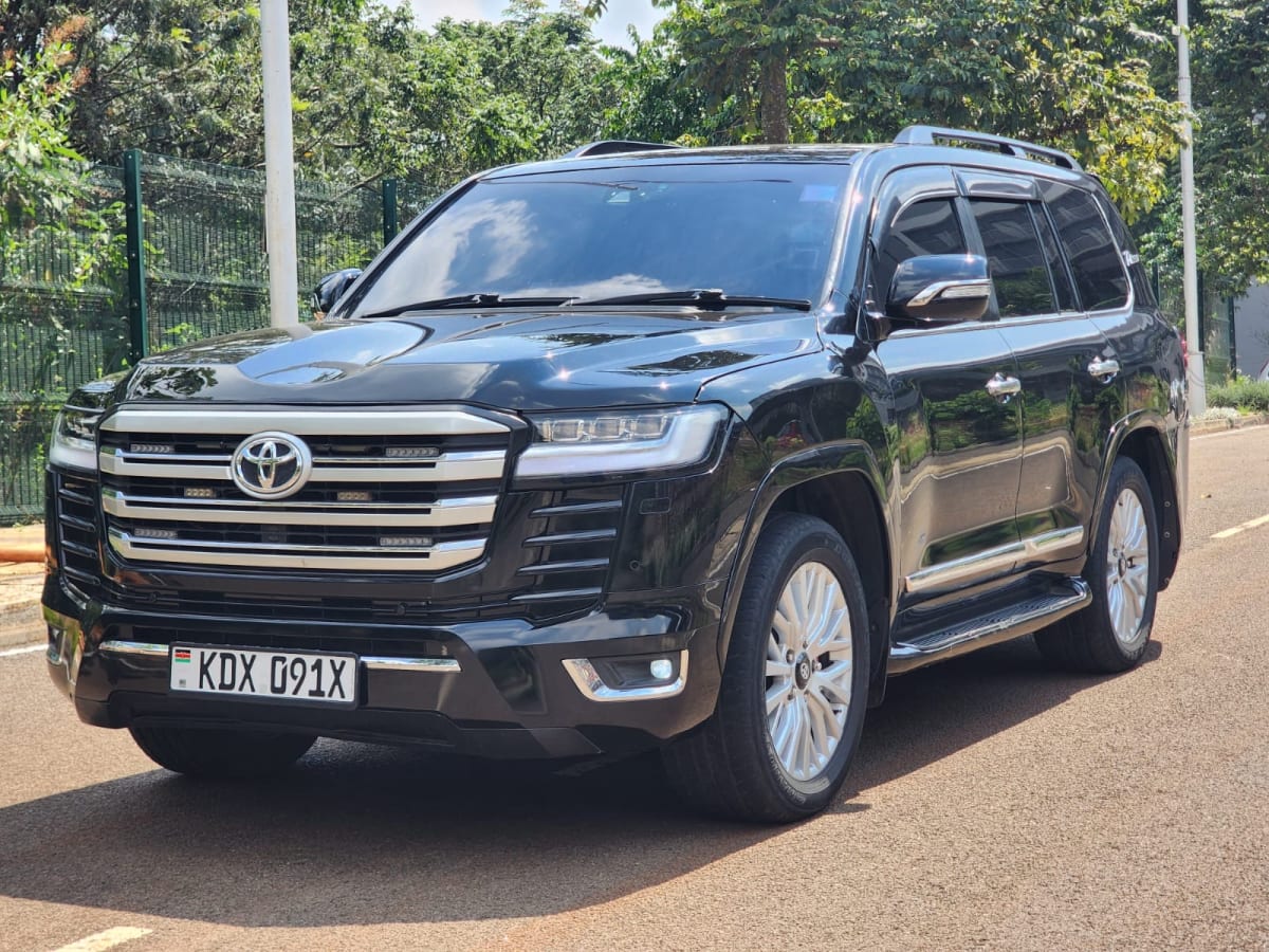 TOYOTA LANDCRUISER V8