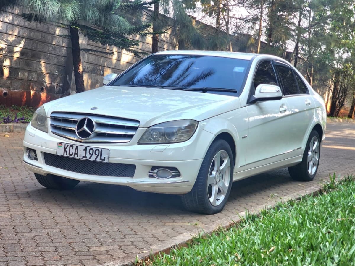 MERCEDES BENZ C200