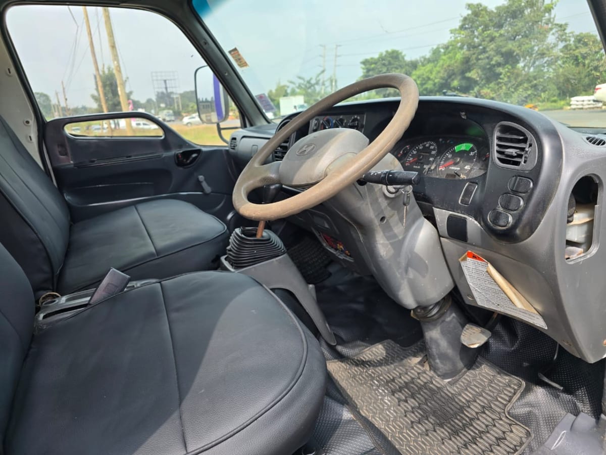 Hyundai HD72 local