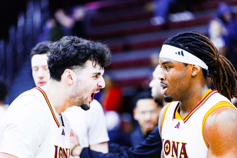 Iona MBB 2/15 vs St. Peters