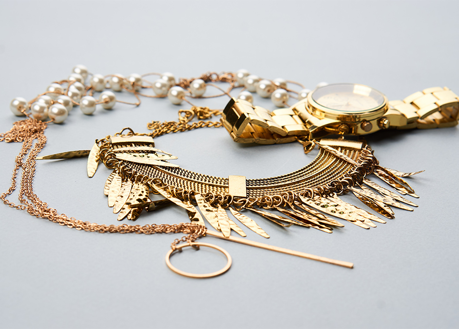 Shine Subtly: The Allure of Minimalist Jewelry