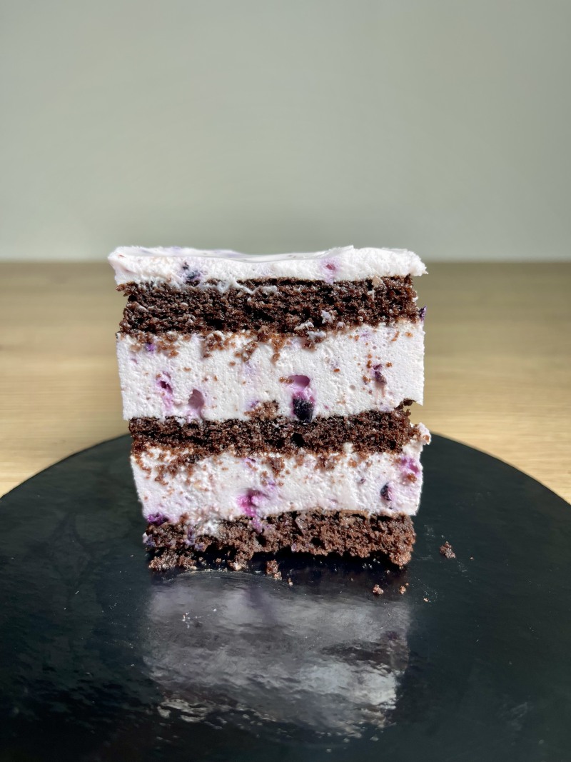 Tort cu mousse de afine