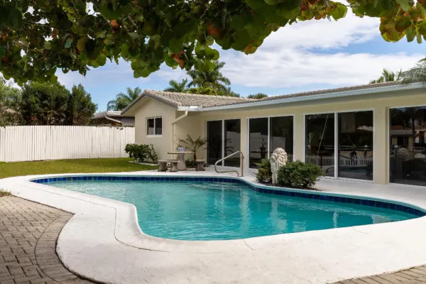 New pool construction in Miami low budget