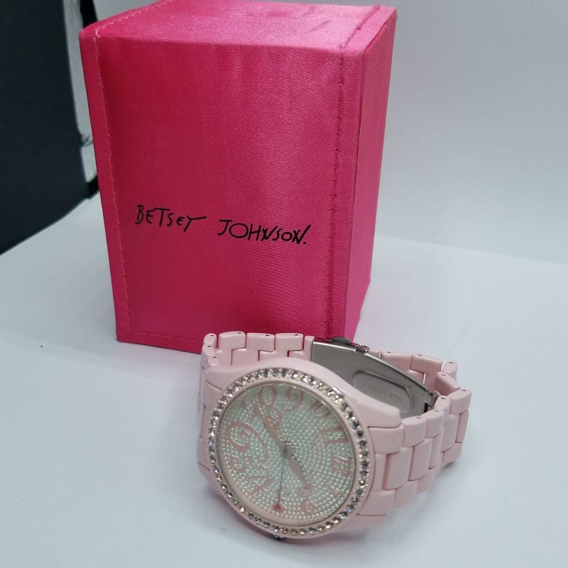 Buy the Women s BETSEY JOHNSON 40 mm Pink Glitz Stainless Steel Watch GoodwillFinds