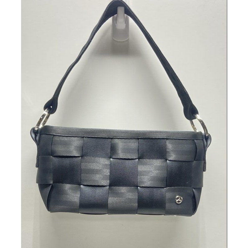 Harveys seatbelt messenger bag clearance