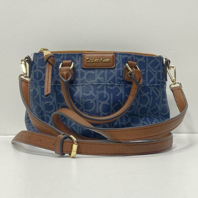Calvin klein hudson signature crossbody hotsell