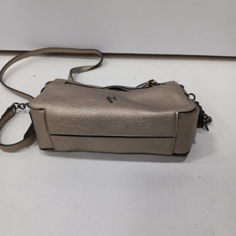 Simply vera wang purse price discount