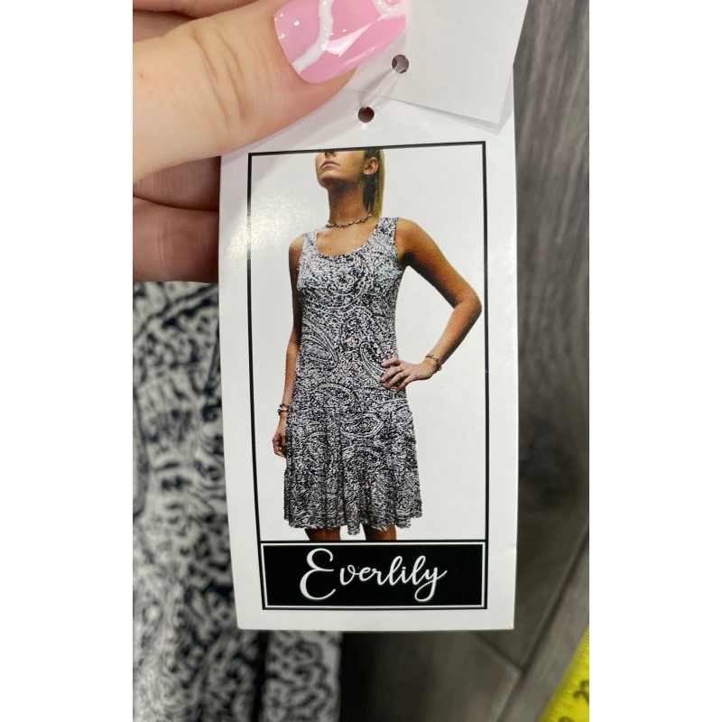 Buy the Everlily Casual Dress - Size M | GoodwillFinds