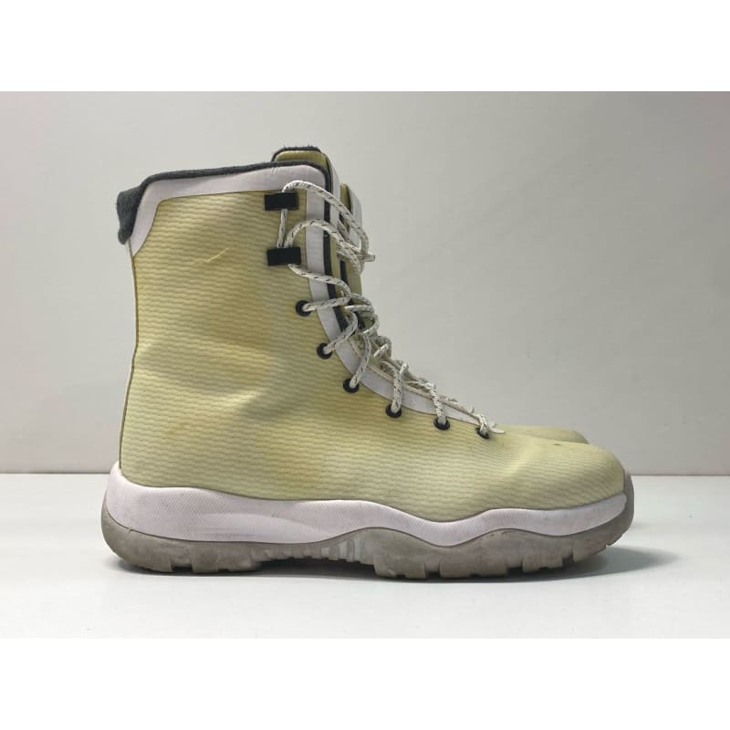 Future jordan boots online