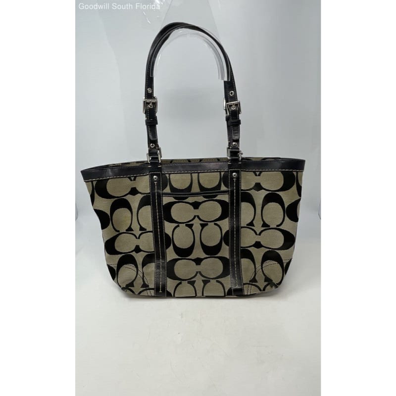 Coach monogram shoulder bag deals