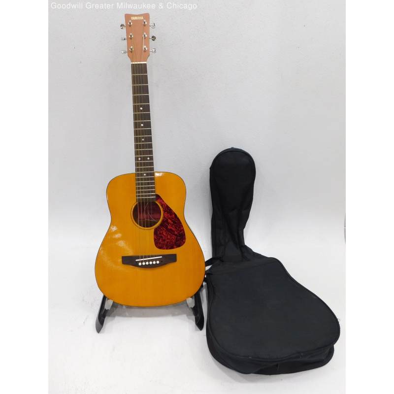 Buy the Yamaha FG-Junior JR1 Model 1/2 Size Acoustic Guitar w/ Soft Gig Bag  | GoodwillFinds