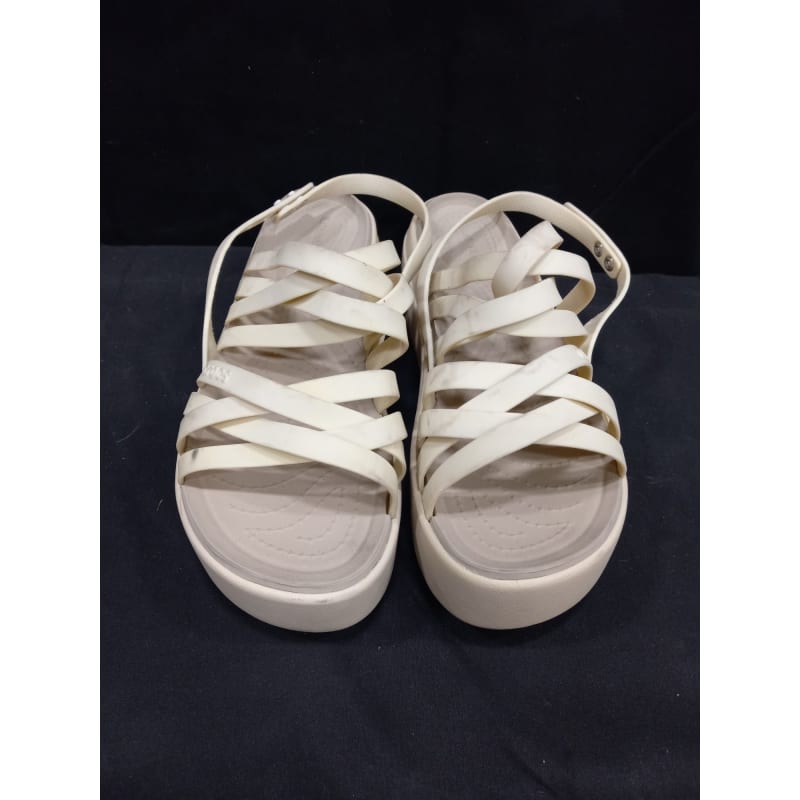 Womens croc sandals size 8 2025