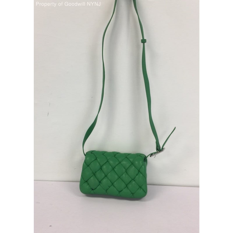 Buy the JW Pei Women s Kelly Green Chunky Woven Flap Crossbody Bag Handbag GoodwillFinds