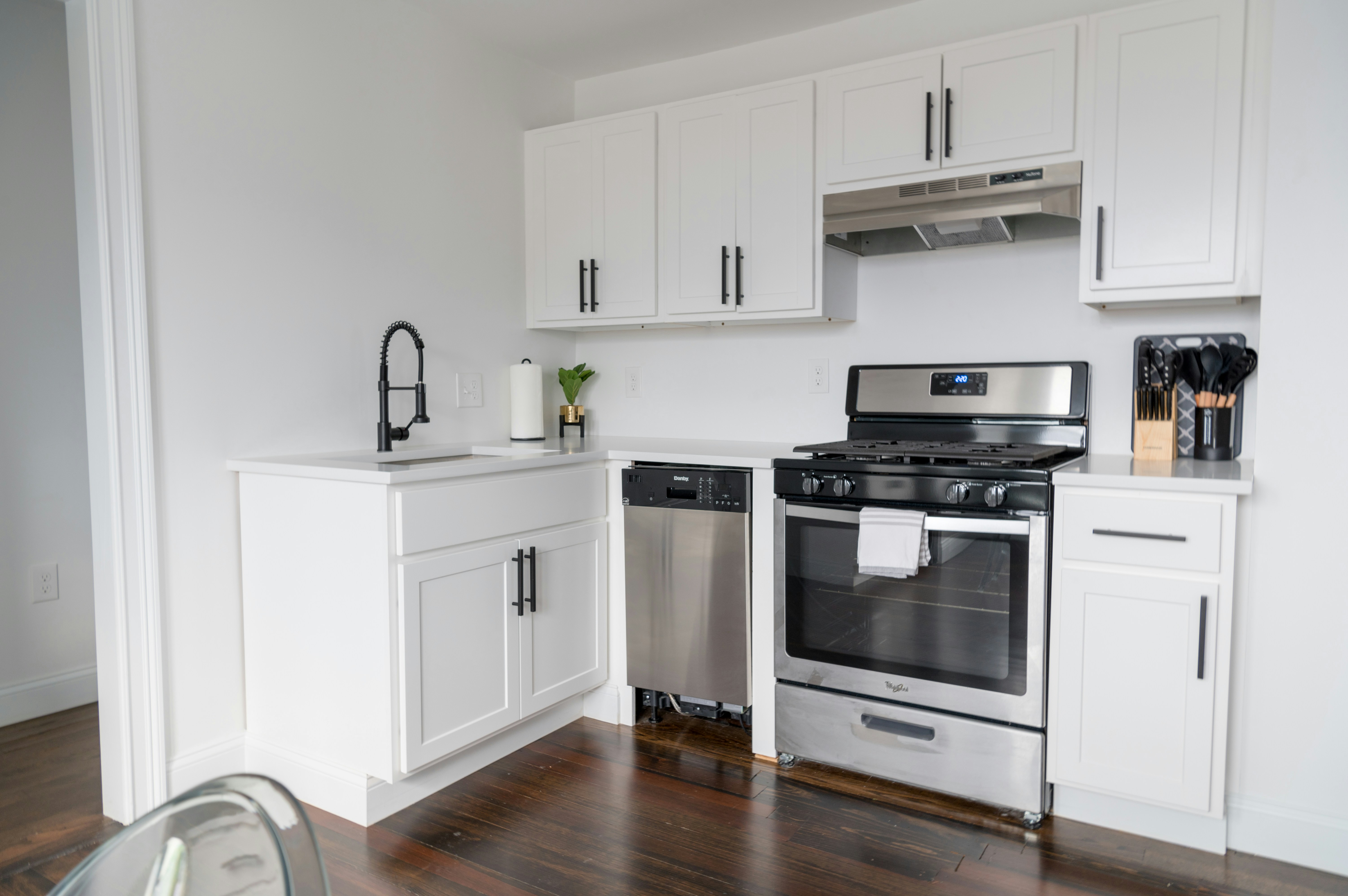 main picture of the listing