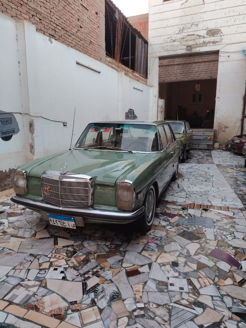 مرسيدس 1975 - 6
