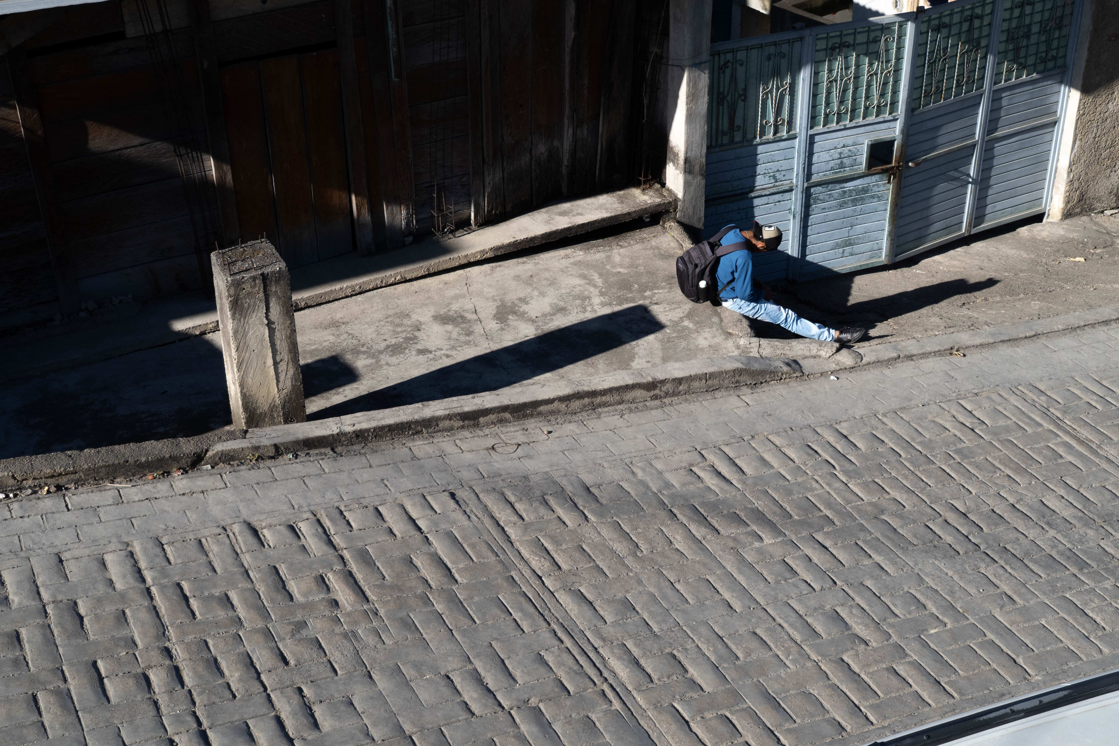 Shadows of a city — photograph 3