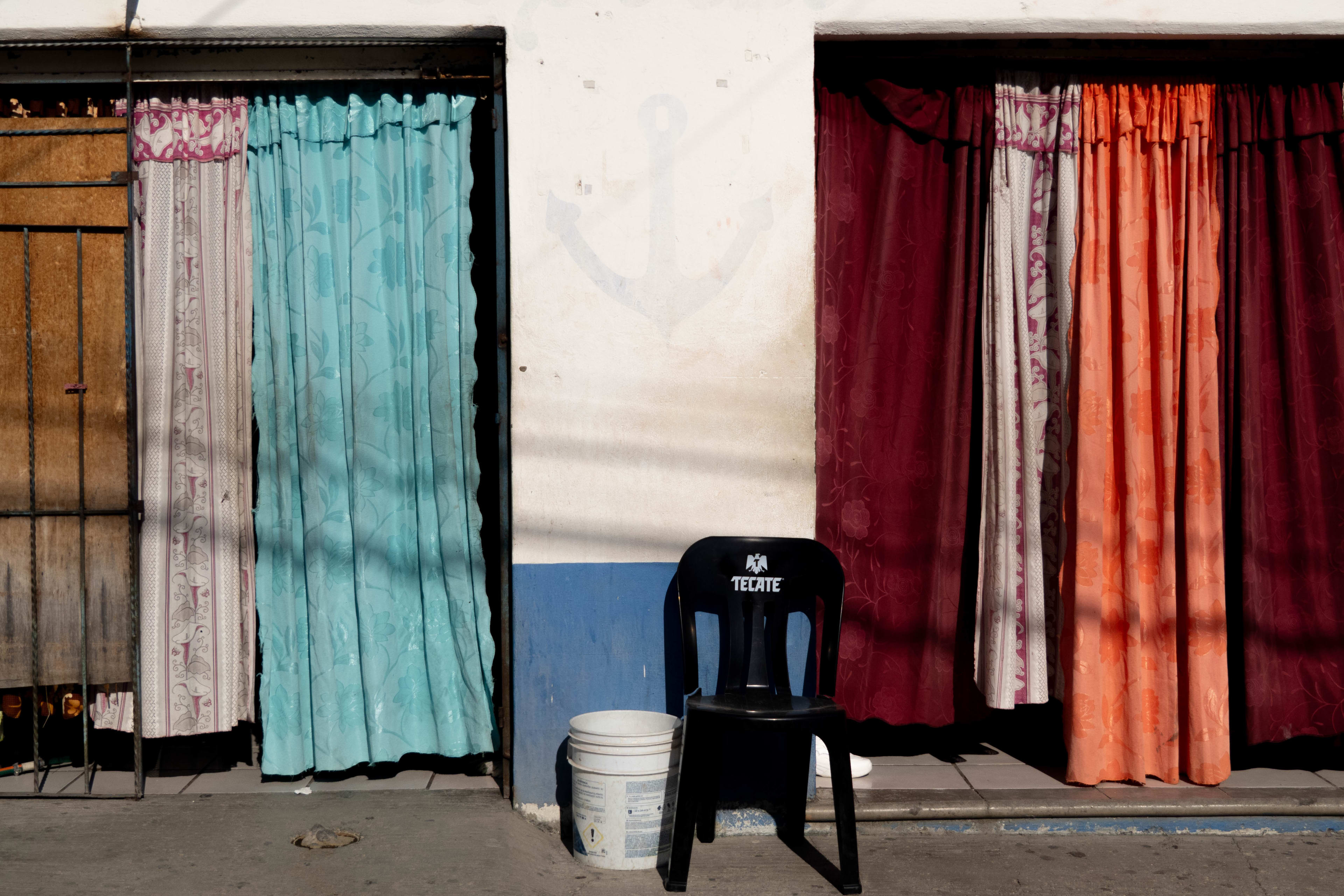 Shadows of a city — photograph 2