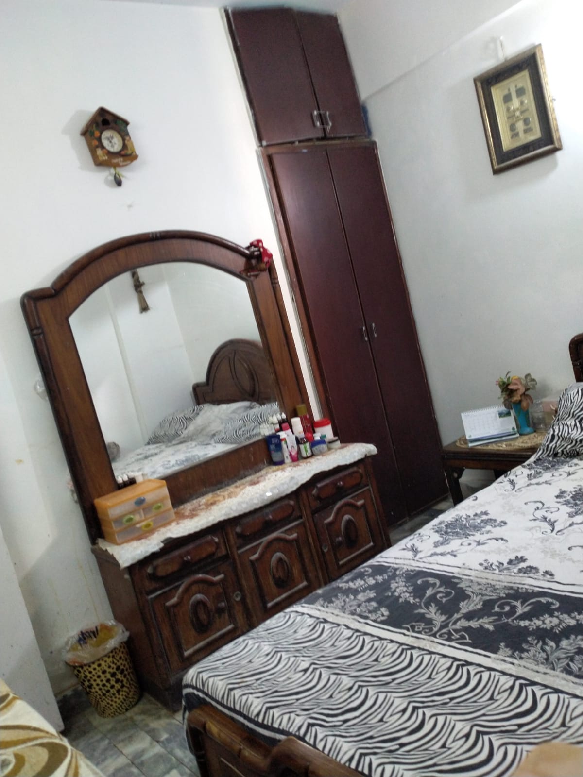 Flat for Sale – Prime Location Near Punjab Chowrangi (PSO Petrol Pump)