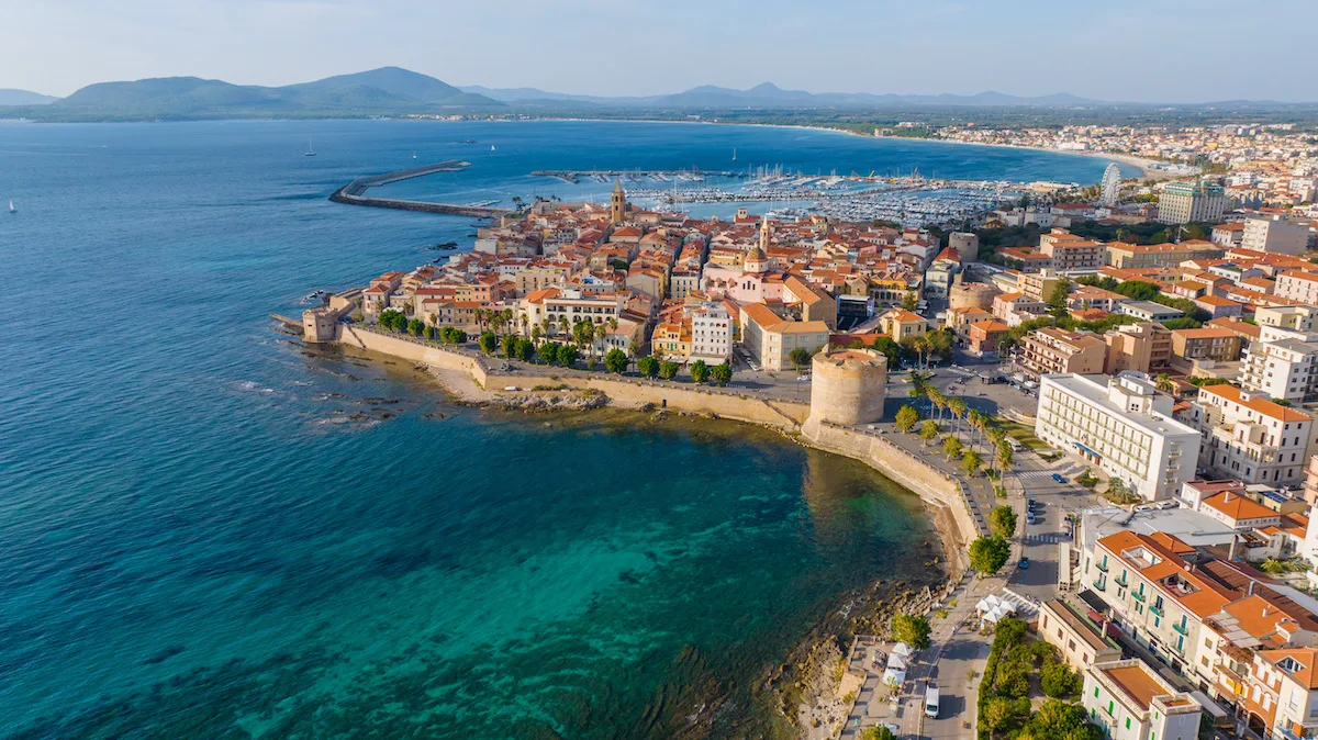 Alghero tra mura antiche e mare cristallino
