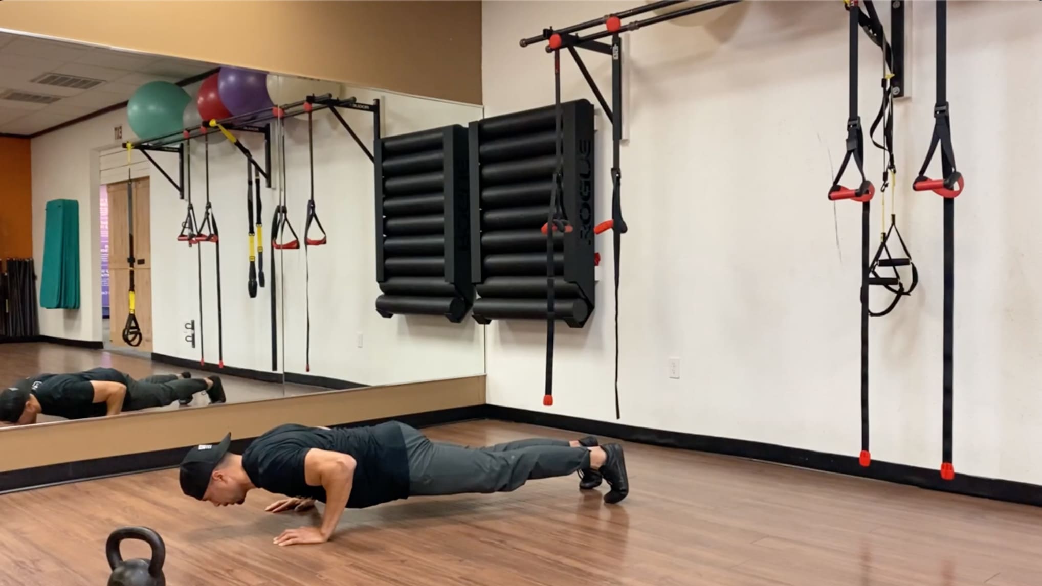 Push Up ISO Hold