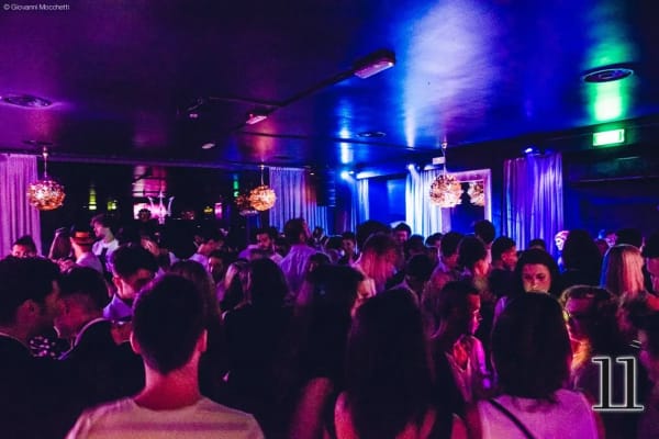 11Clubroom