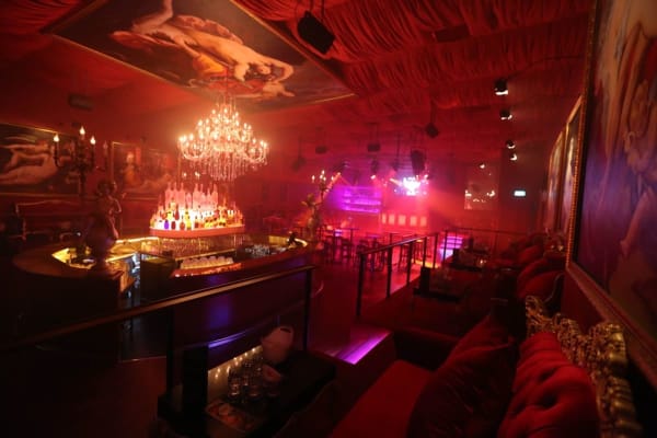 F Club