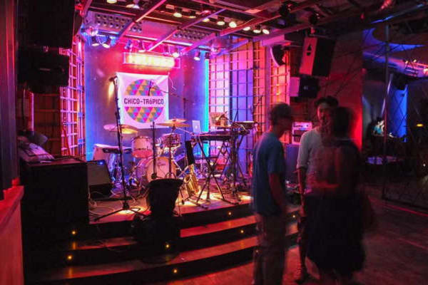 El Intruso Bar