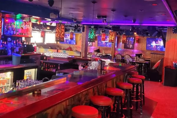 Mango’s Tropical Cafe