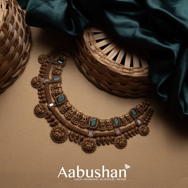 Kasu Choker with emerald stones