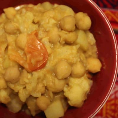 Cauliflower and Chickpea Curry