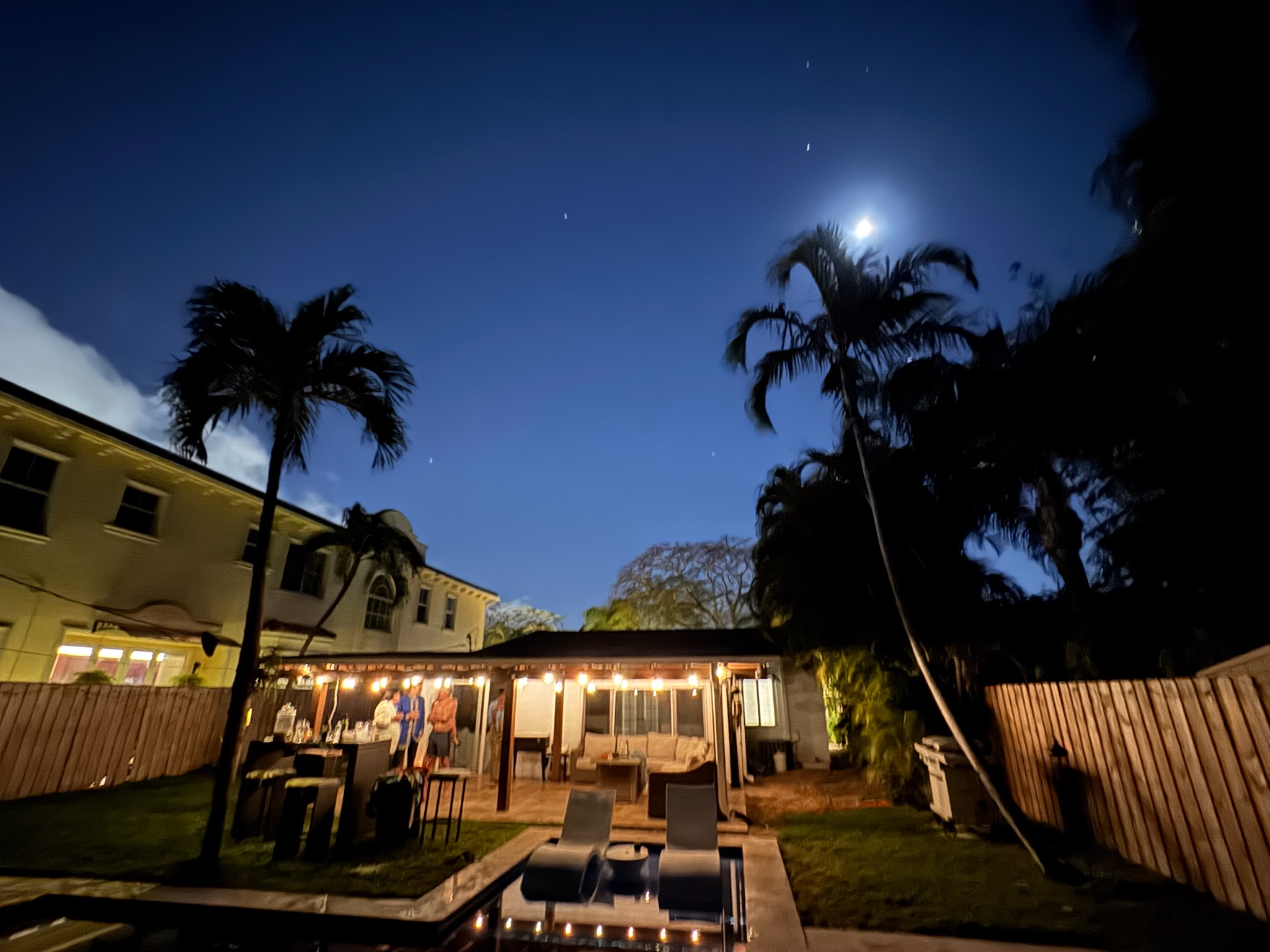 TurtleNestBungalow_Nighttime_iil4p3